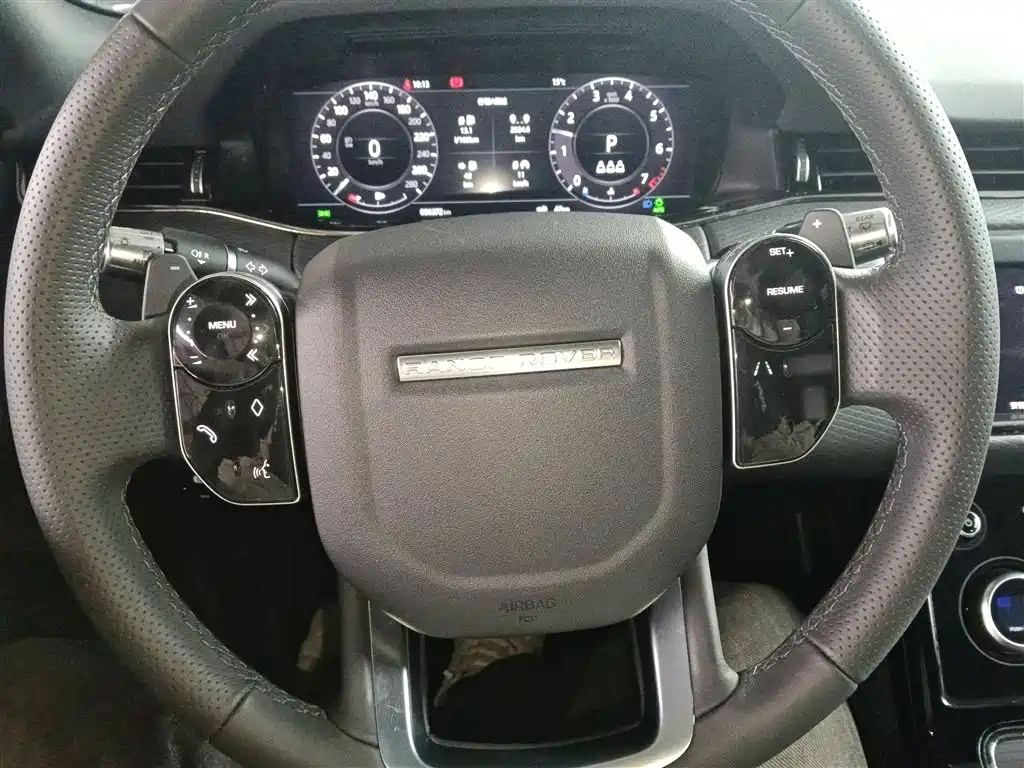 Land Rover Evoque 2021 — фото 11