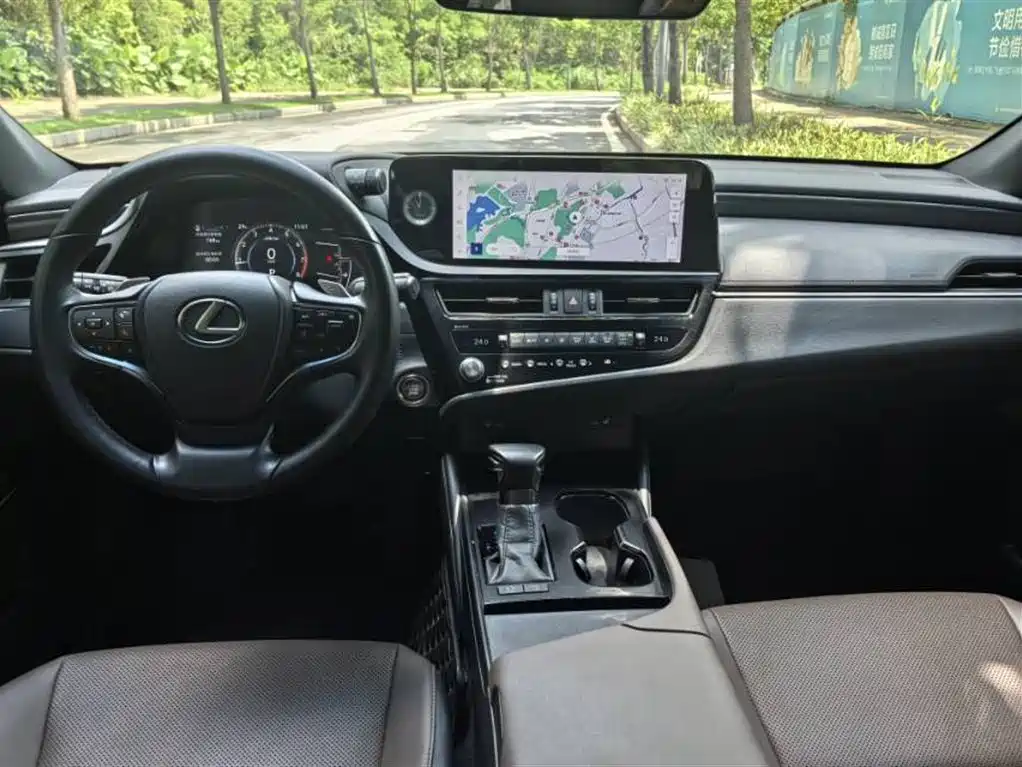 Lexus ES 2023 — фото 11