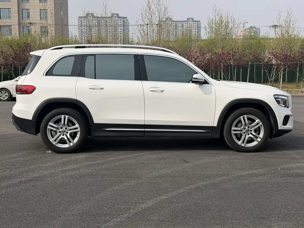 Mercedes-Benz GLB 2023 — фото 16