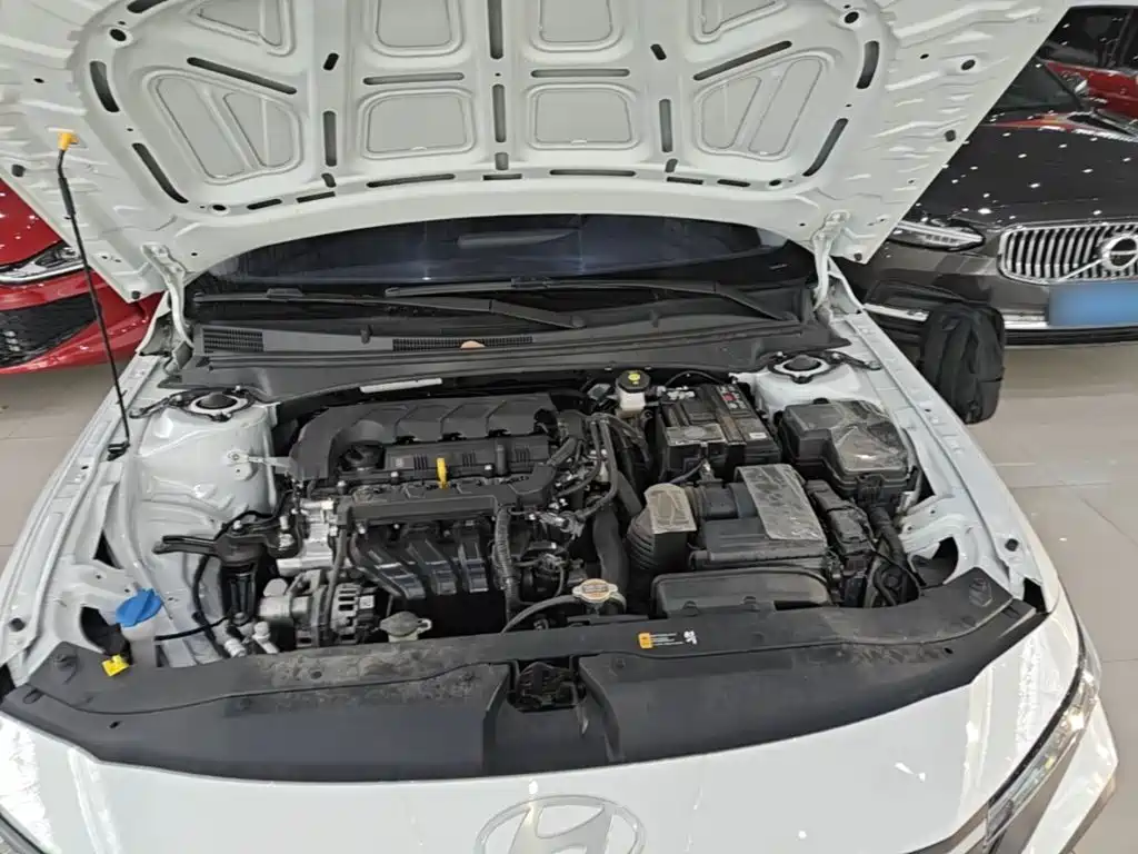 Hyundai Elantra 2025 — фото 20