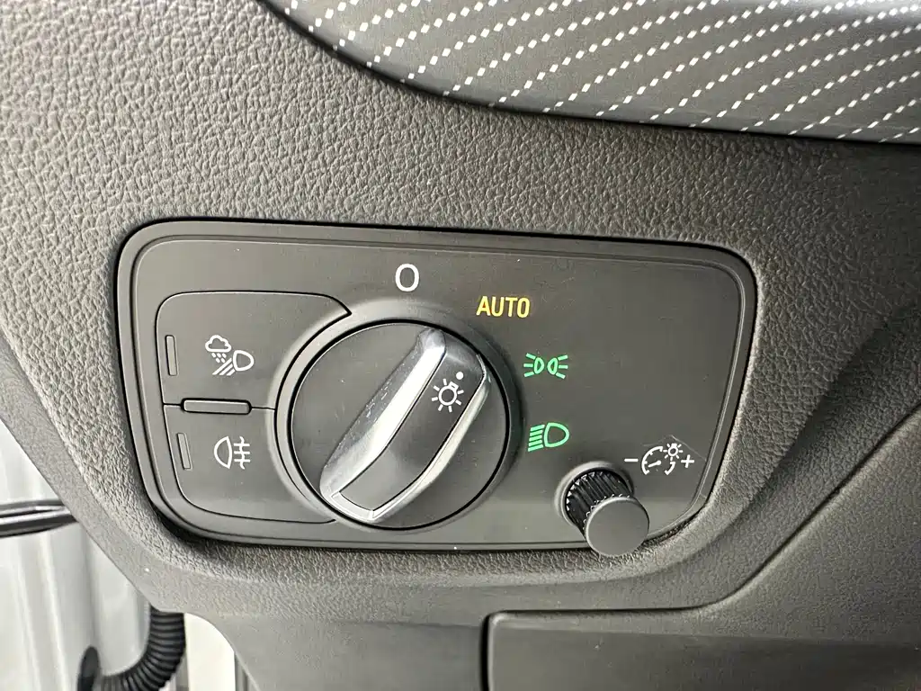 Audi Q2L 2021 — фото 14