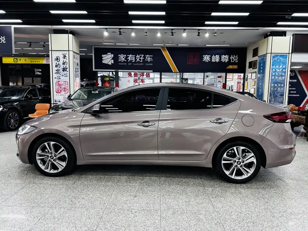 Hyundai Elantra 2016 — фото 5