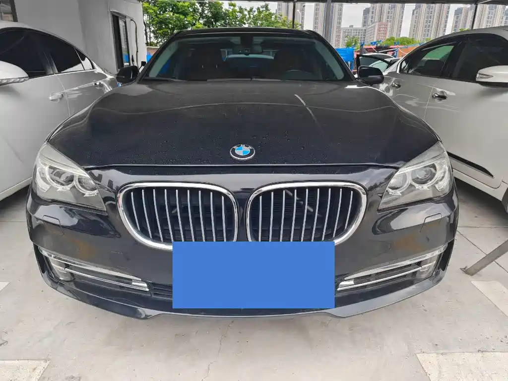 BMW 7 Series 2015 — фото 2