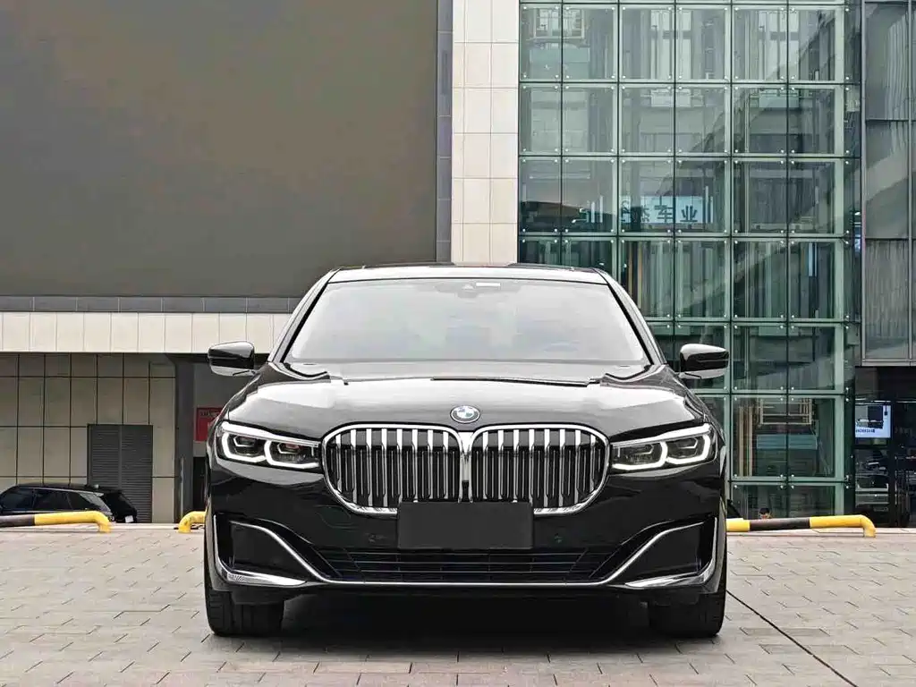 BMW 7 Series 2021 — фото 2