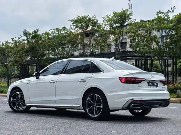 Audi A4L 2020