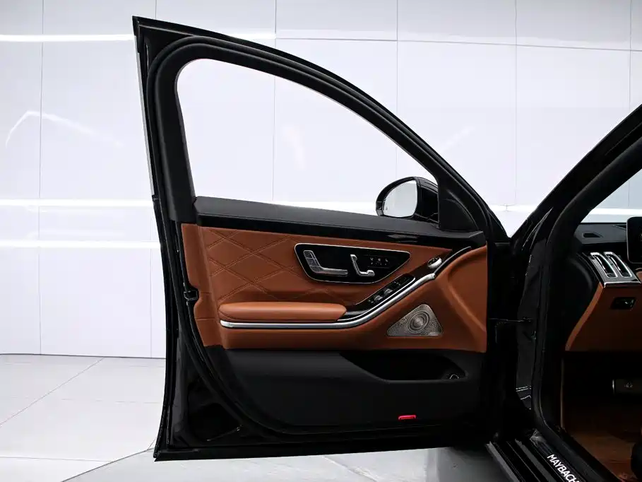 Mercedes-Benz Maybach S-Class 2021 — фото 12