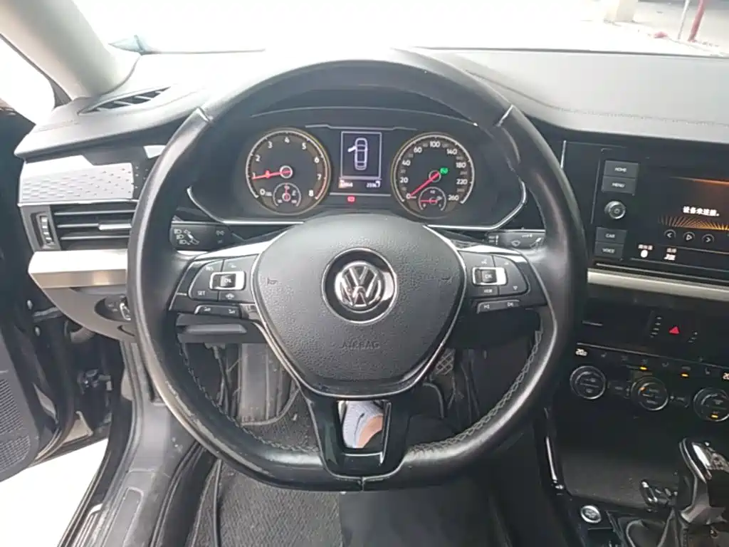 Volkswagen Passat 2019 — фото 11