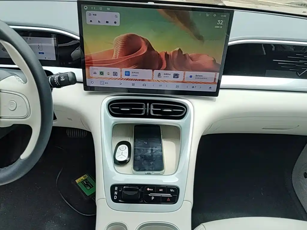 Geely Galaxy Starwish 2025 — фото 9