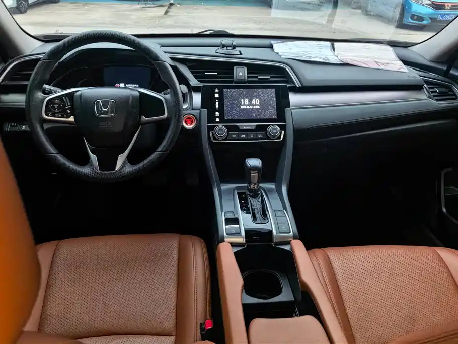 Honda Civic 2019 — фото 12