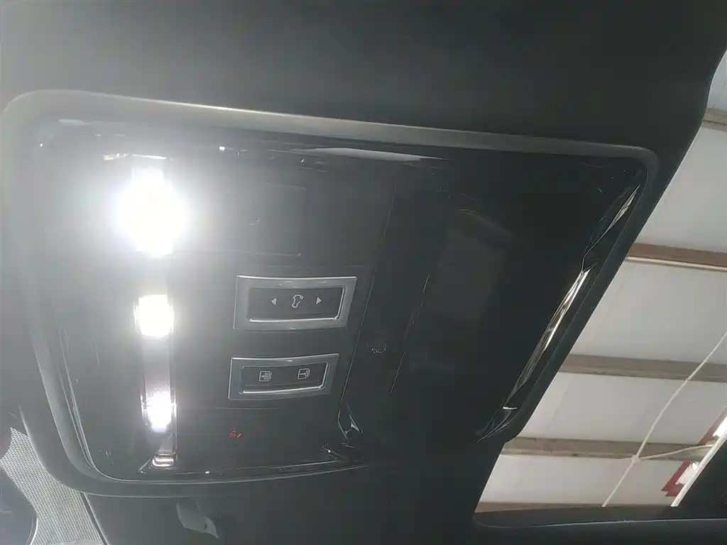 Land Rover Velar 2020 — фото 15