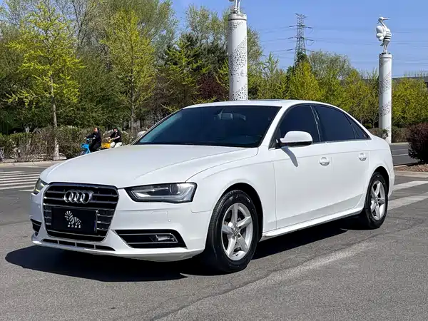 Audi A4L 2015