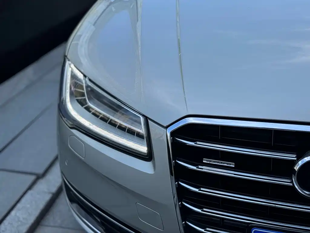 Audi A8 2014 — фото 6