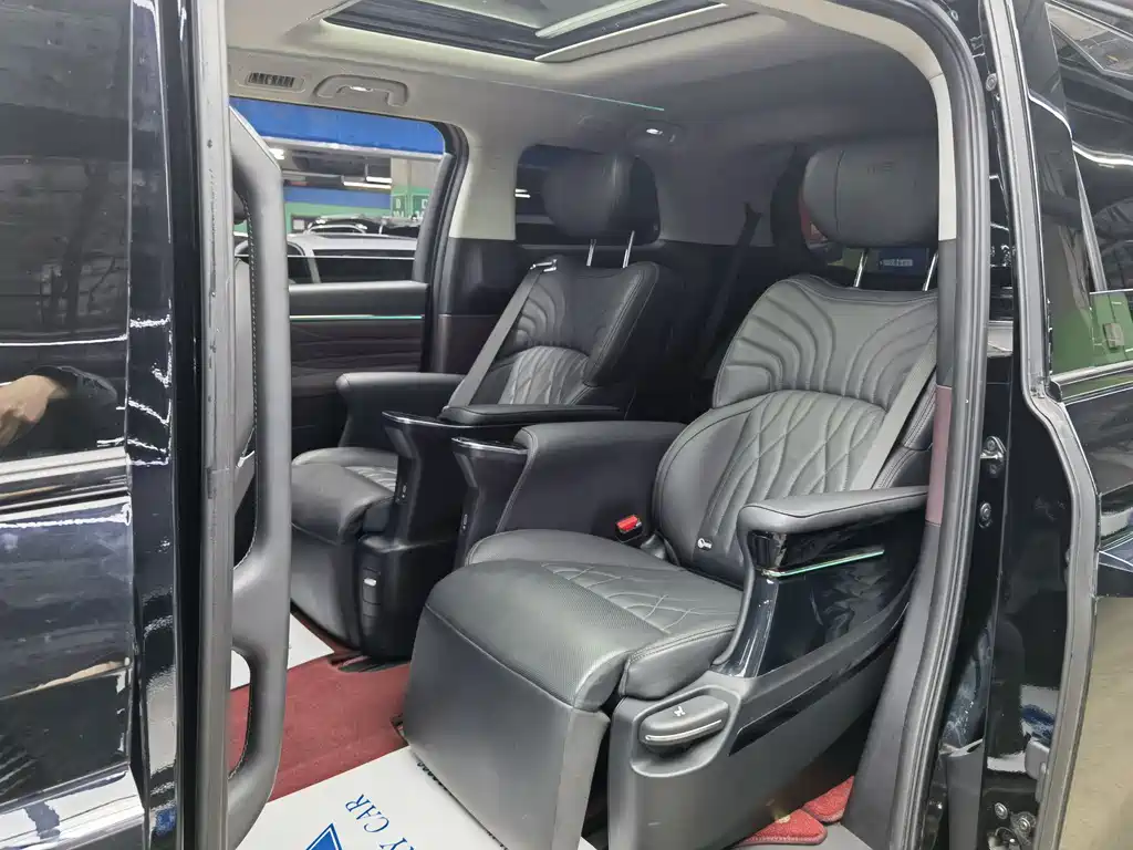 GAC Motor Trumpchi M8 2024 — фото 10