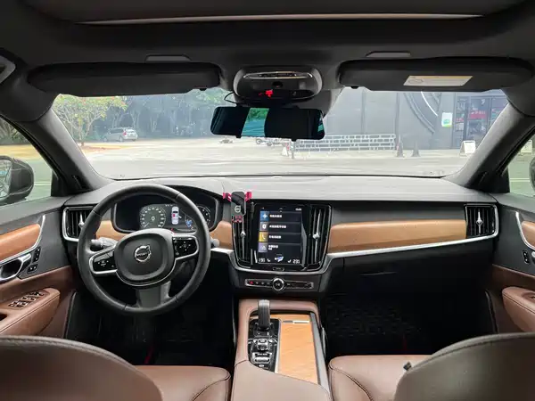 Volvo S90 2021