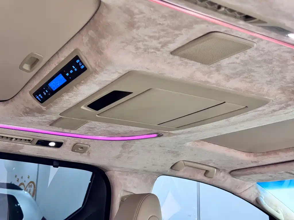 Toyota Alphard 2018 — фото 17