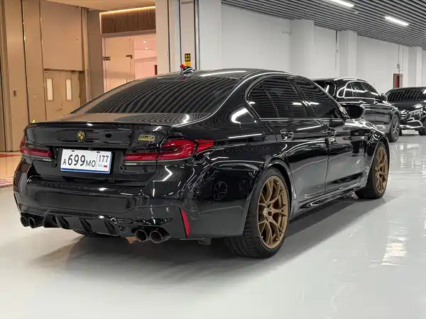 BMW M5 2023