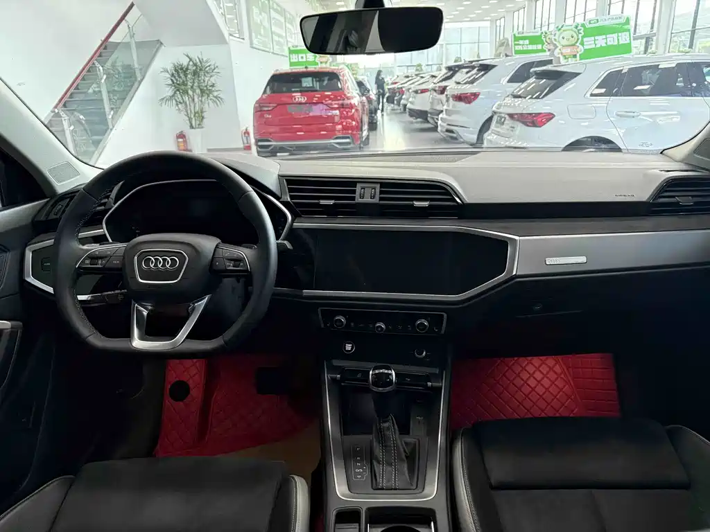 Audi Q3 2023 — фото 12