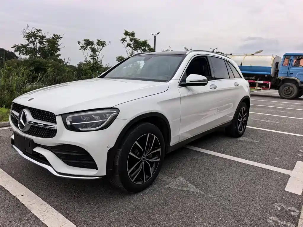 Mercedes-Benz GLC 2022 — фото 1
