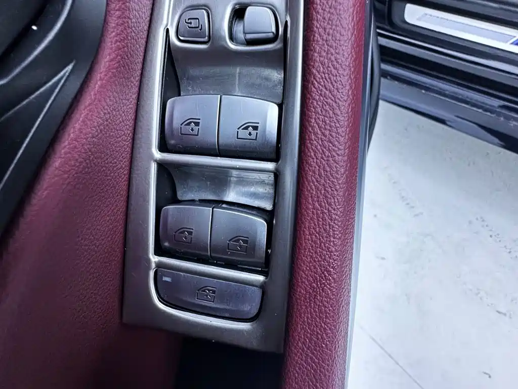 BMW 3 Series 2023 — фото 17