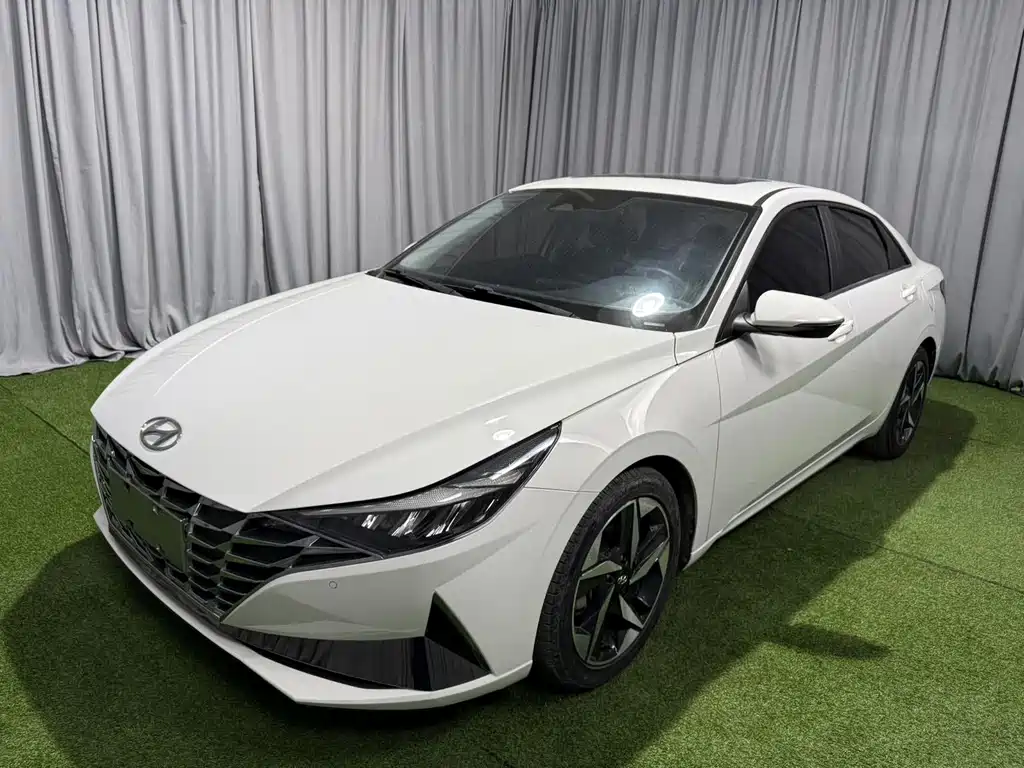 Hyundai Elantra 2023