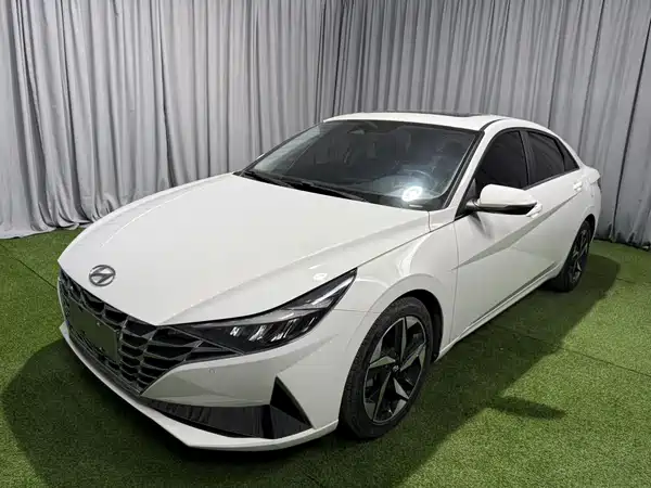Hyundai Elantra 2023