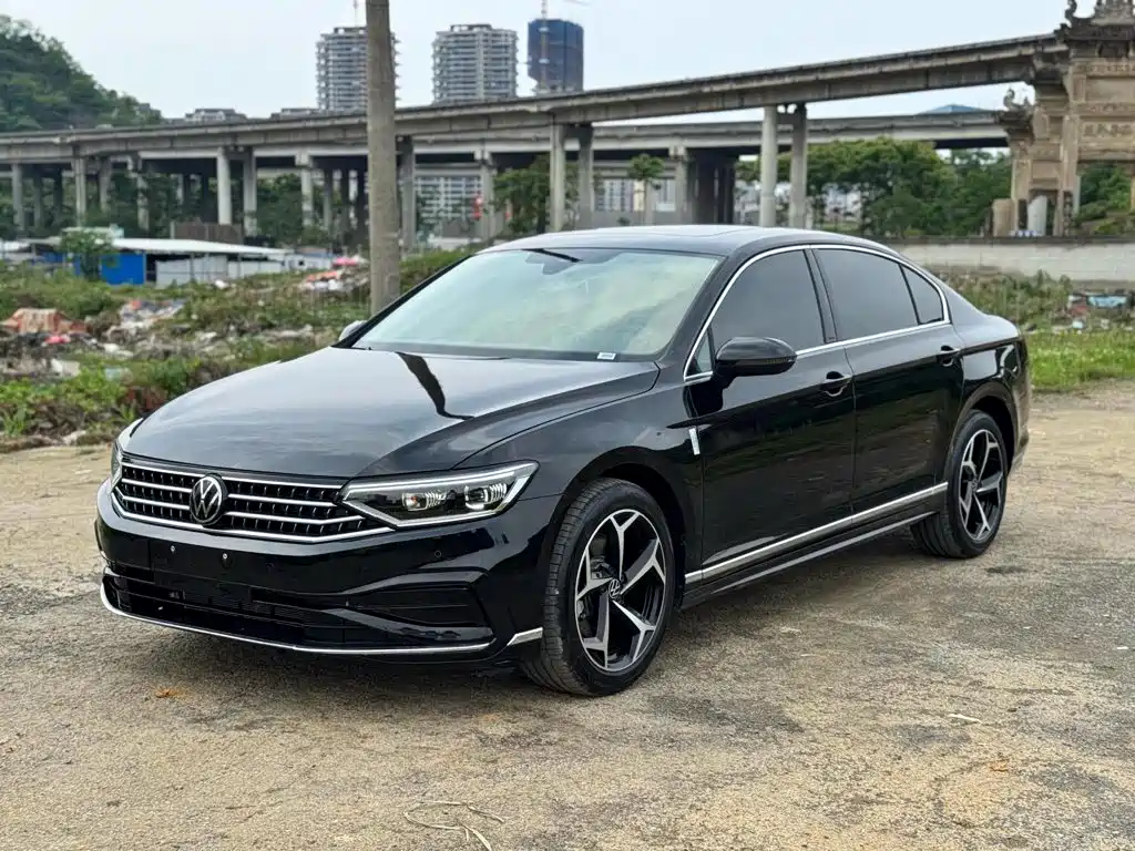 Volkswagen Magotan 2025