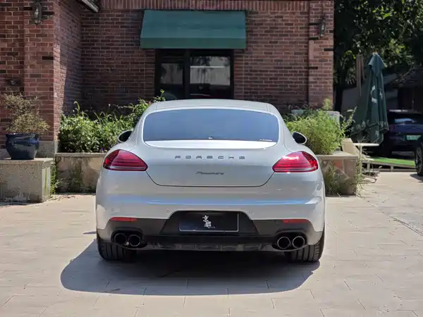 Porsche Panamera 2016
