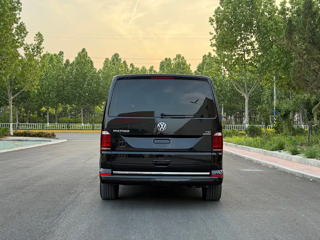 Volkswagen Multivan 2018 — фото 6