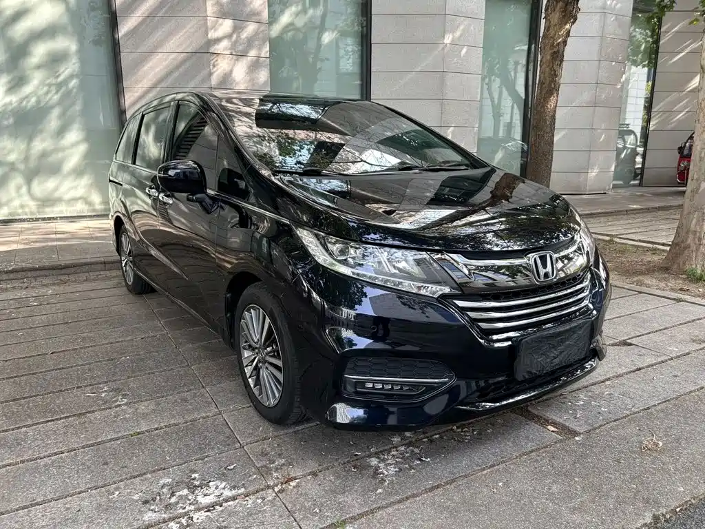 Honda Odyssey 2018 — фото 3