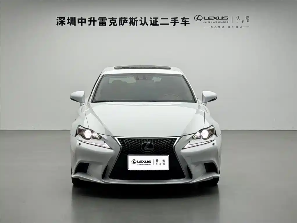 Lexus IS 2016 — фото 2