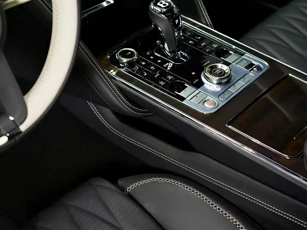 Bentley Flying Spur PHEV 2022 — фото 8