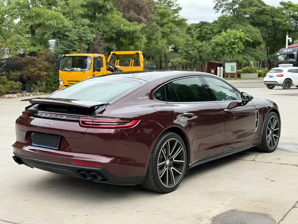 Porsche Panamera 2018 — фото 11