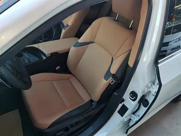 Lexus ES 2023