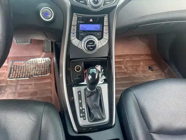 Hyundai Elantra Langdong 2015