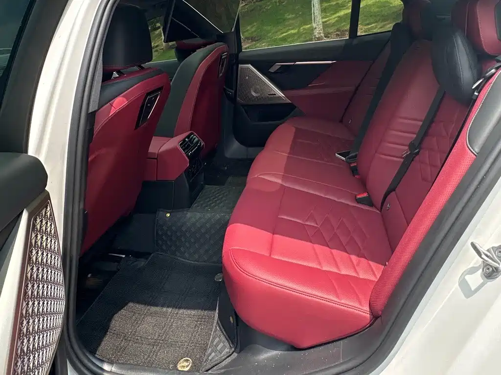 BMW 5 Series 2025 — фото 15