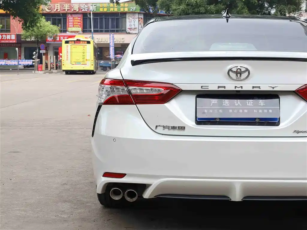 Toyota Camry 2022 — фото 23