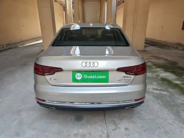 Audi A4L 2019