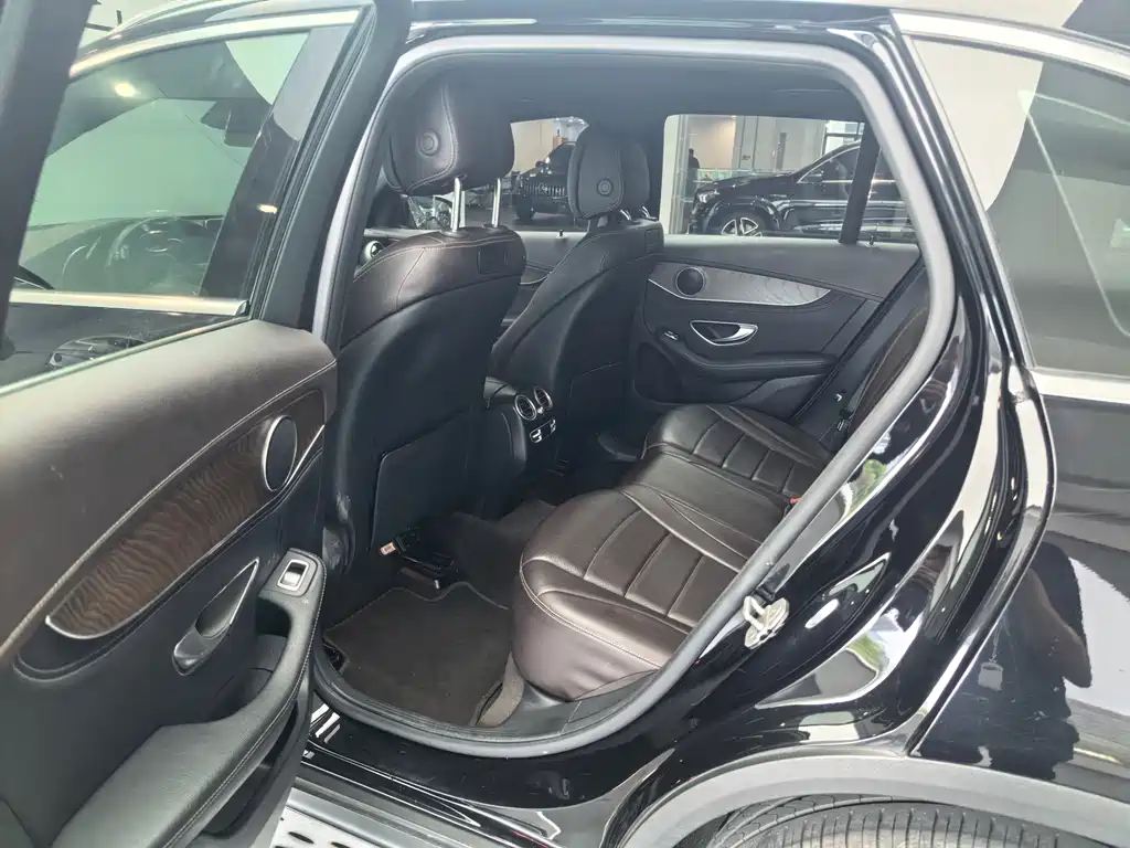 Mercedes-Benz GLC 2016 — фото 10
