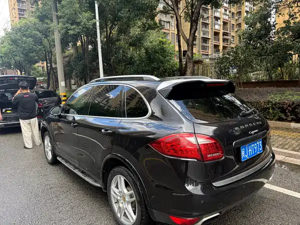 Porsche Cayenne 2011