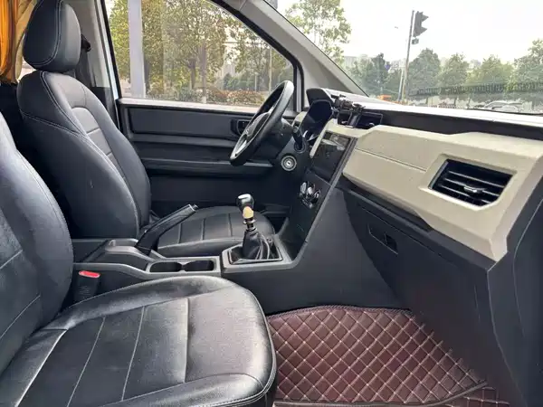 Wuling Journey 2021