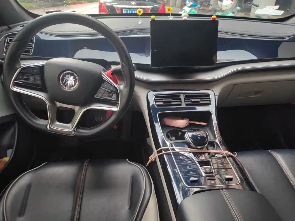 BYD Qin PLUS 2022 — фото 10