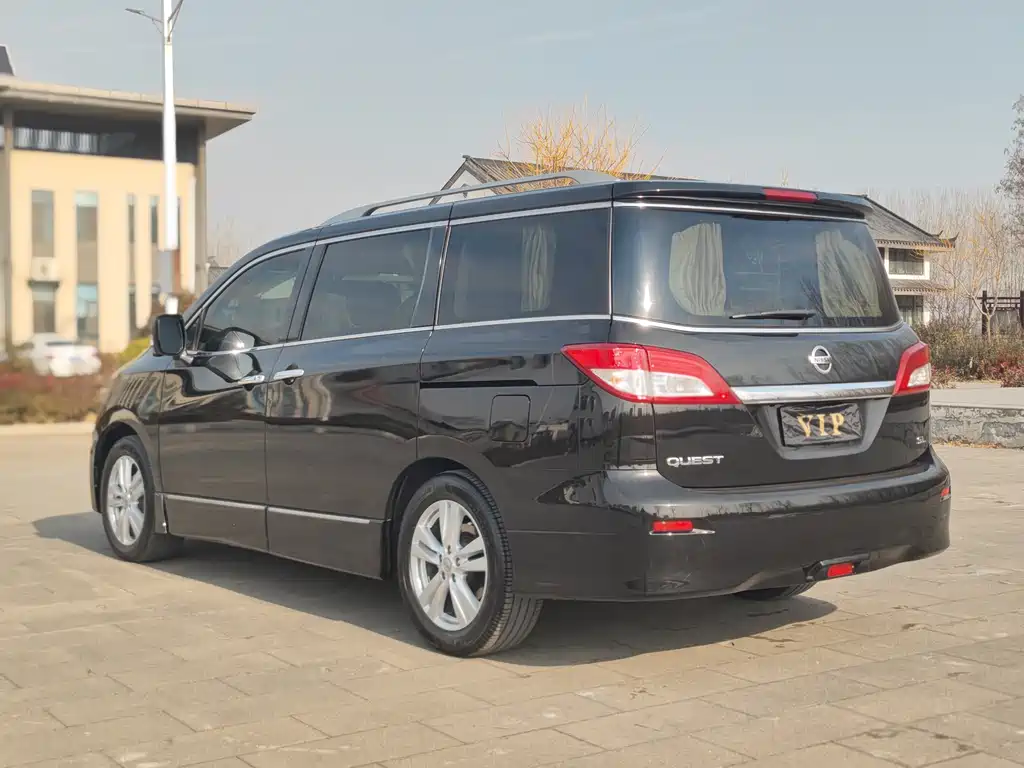 Nissan Quest 2015 — фото 7