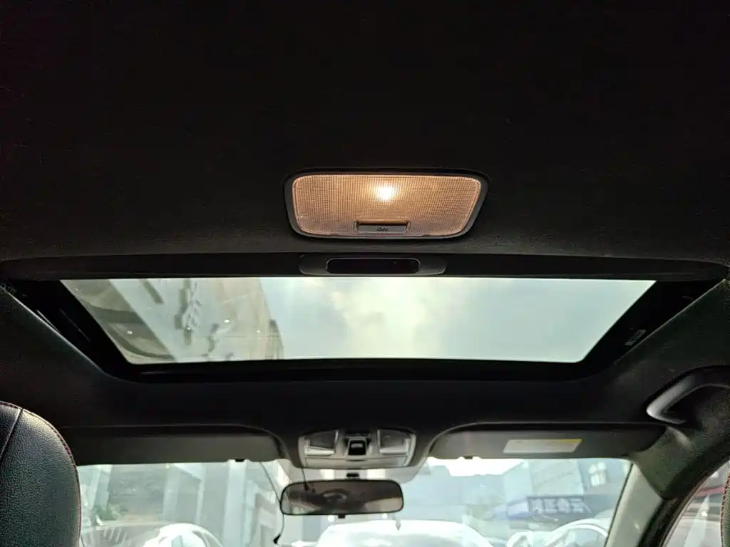 Hyundai Elantra 2020 — фото 18