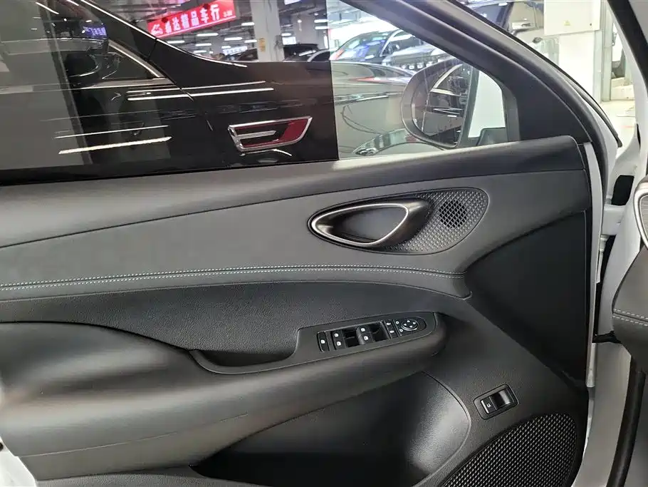 BYD Seal 05 DM-i 2025 — фото 7