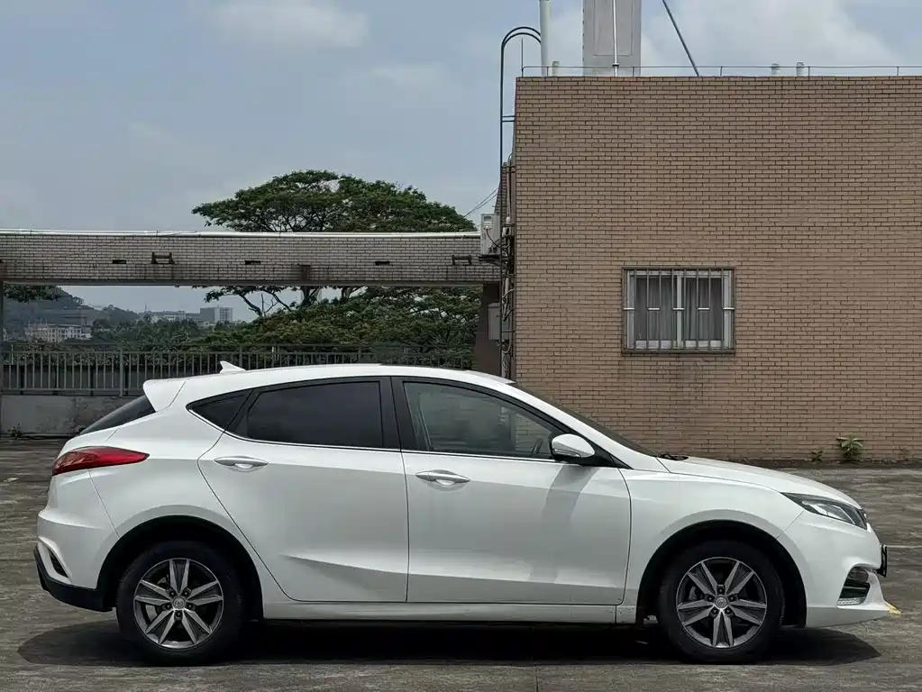 Changan Eado XT 2018 — фото 4