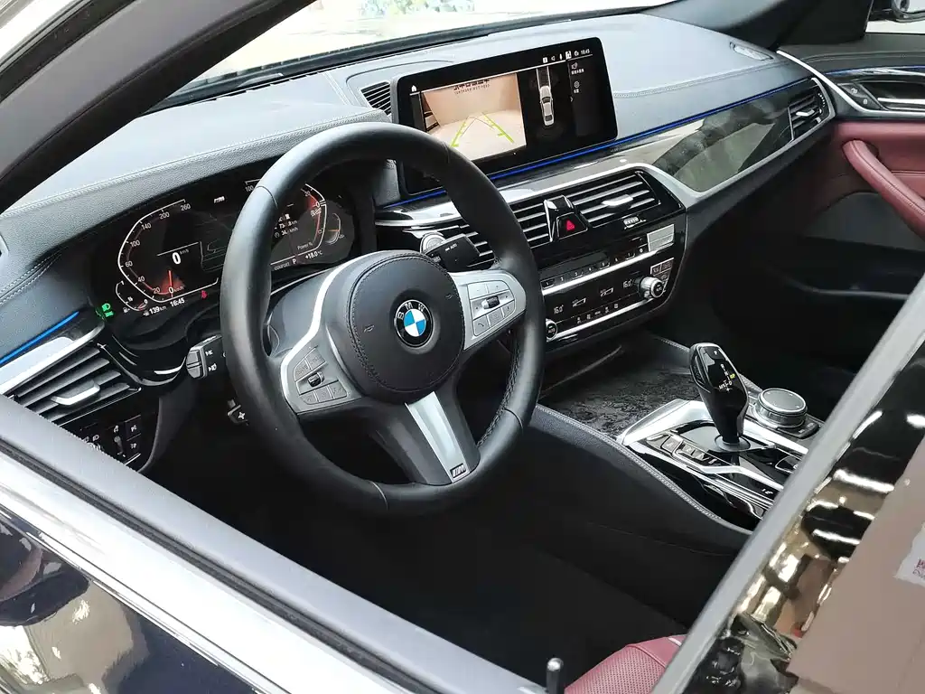 BMW 5 Series 2023 — фото 13
