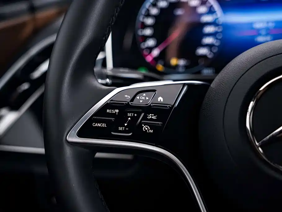 Mercedes-Benz E-Class 2025 — фото 27