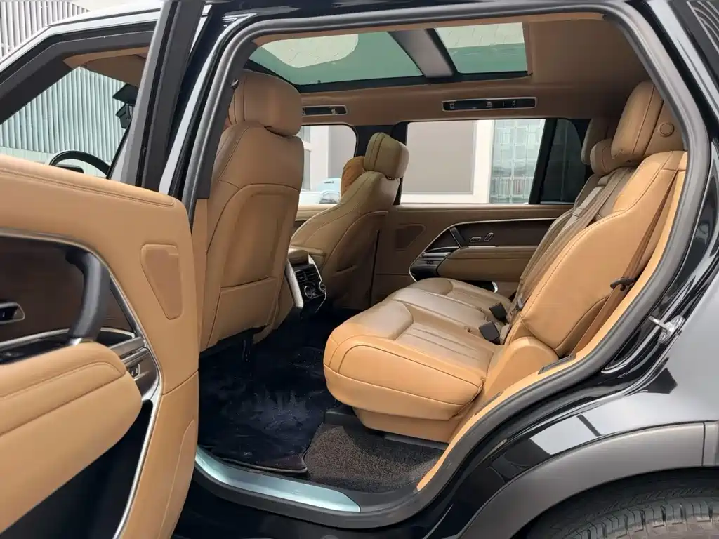 Land Rover Range Rover 2023 — фото 19