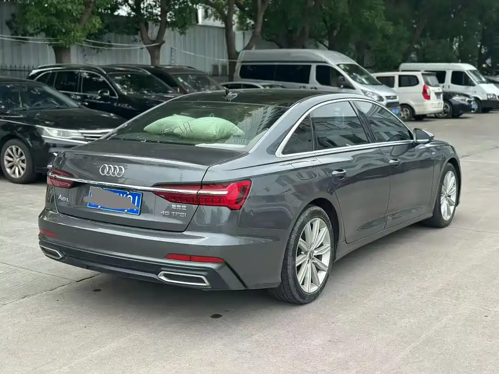 Audi A6L 2022