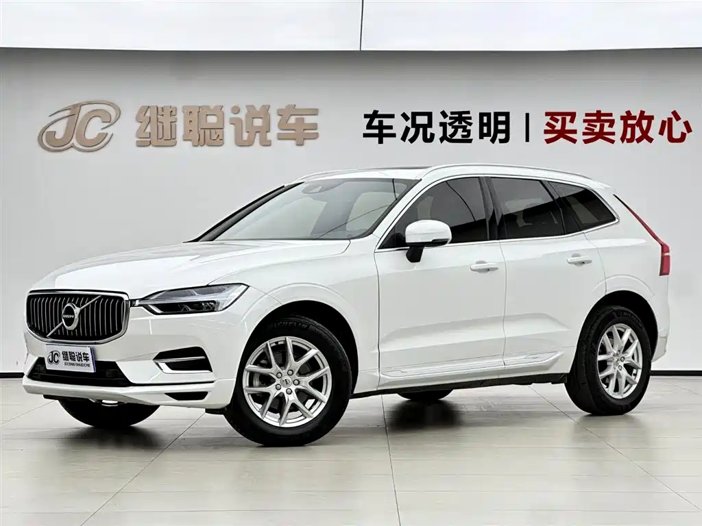 Volvo XC60 2021 — фото 1
